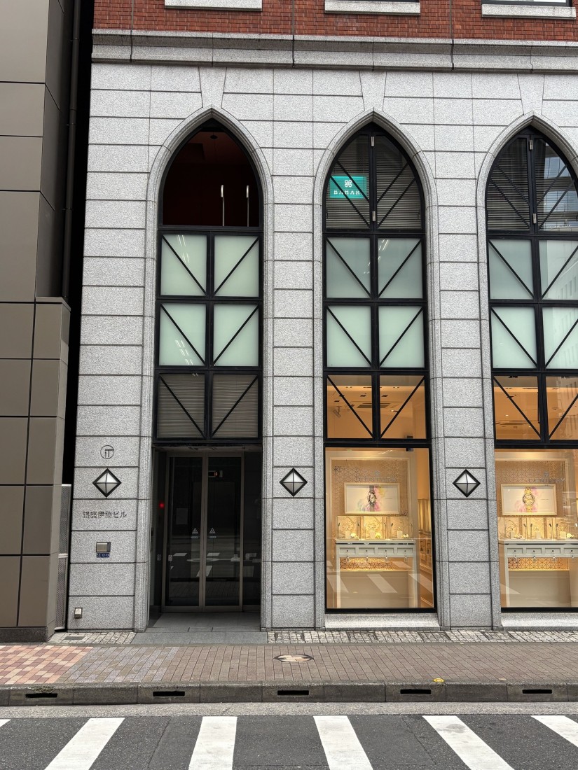 エサージュオム銀座エスト店